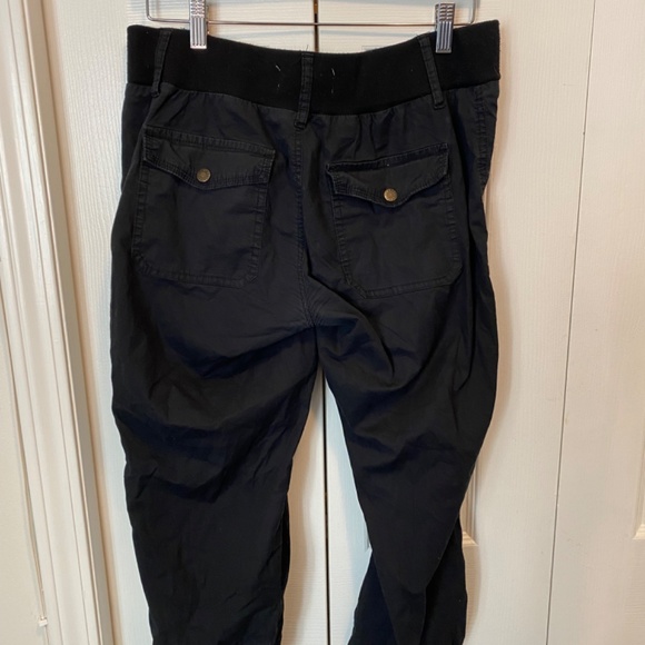 Guess cropped size M joggers - Picture 6 of 8